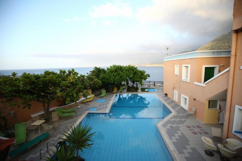 Ormos Atalia Aparthotel Bali  Buitenkant foto