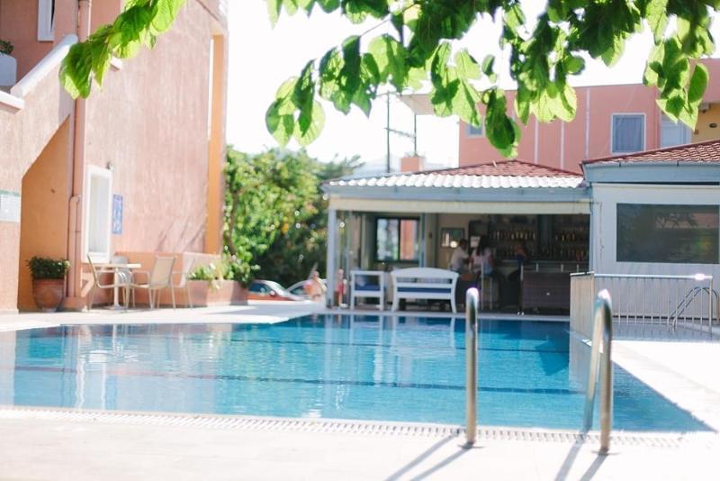 Ormos Atalia Aparthotel Bali  Buitenkant foto